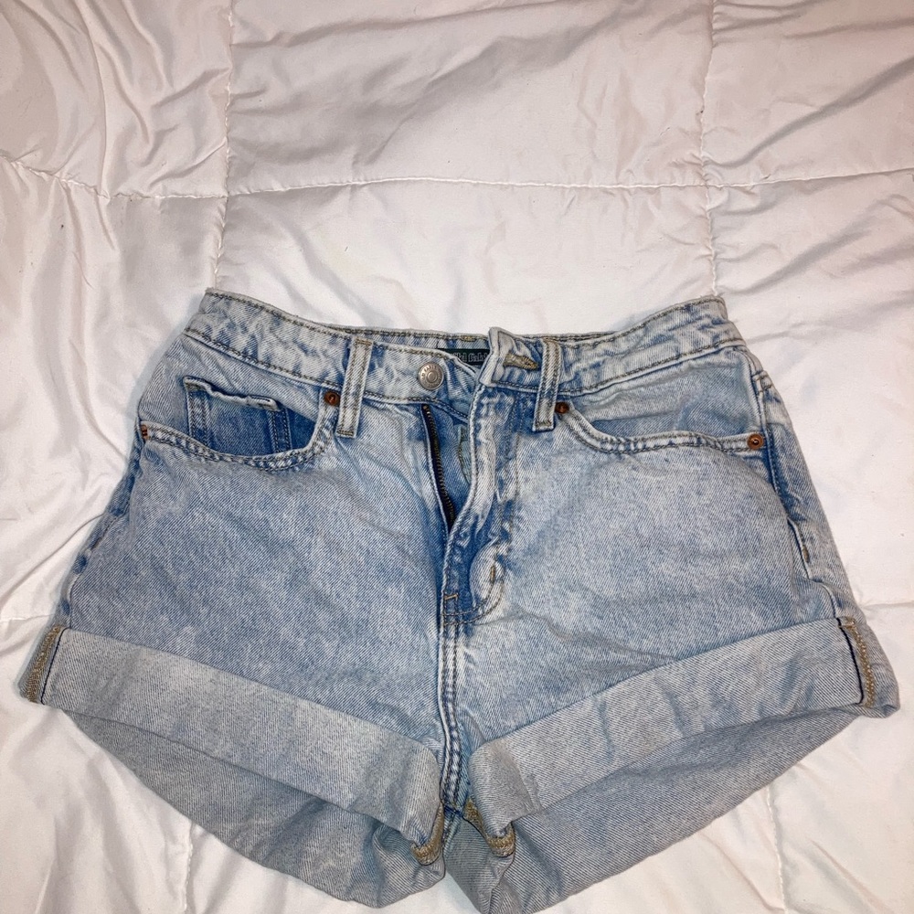 High Rise Mom Shorts in Size 24/00